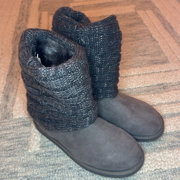 Comfy Boots - Picture 2 of 4